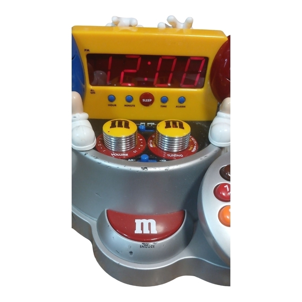 Vintage M and M Candy AM FM Radio Telephone Alarm Clock - Picture 8 of 8